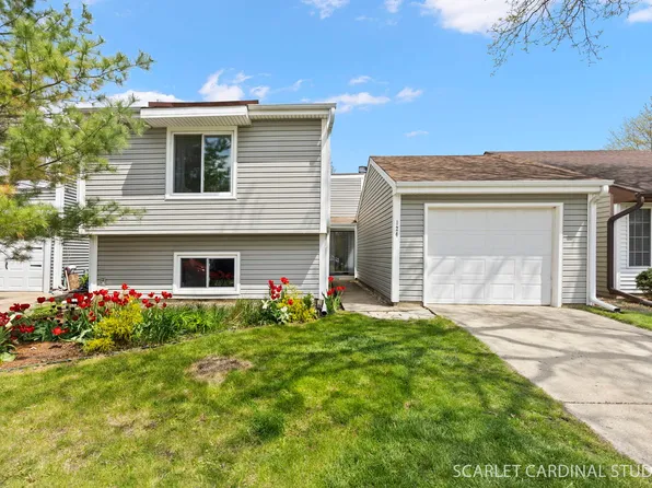 30W124 Wood Ct, Warrenville, IL 60555