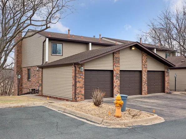 2436 Mendelssohn Ln N, Golden Valley, MN 55427