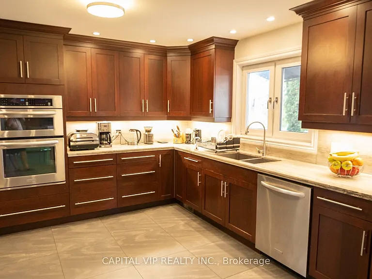 4 Wellsmere Ct — Photo 12
