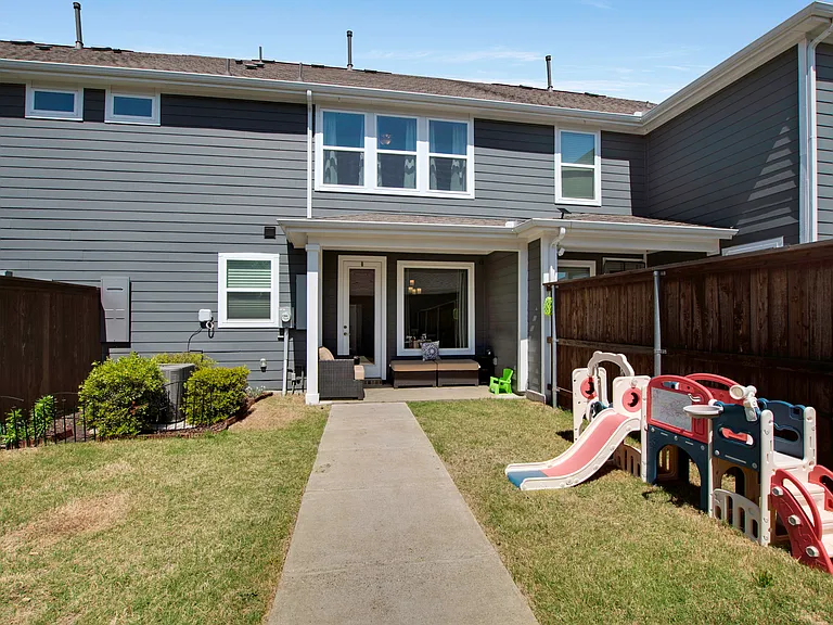 6628 Kort St — Photo 34