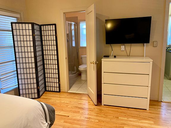5th image of 745 Cowper St #7