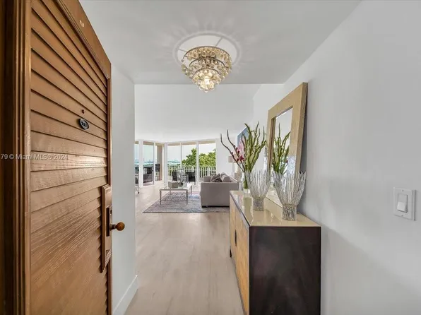 1000 Quayside Ter APT 702, Miami, FL 33138