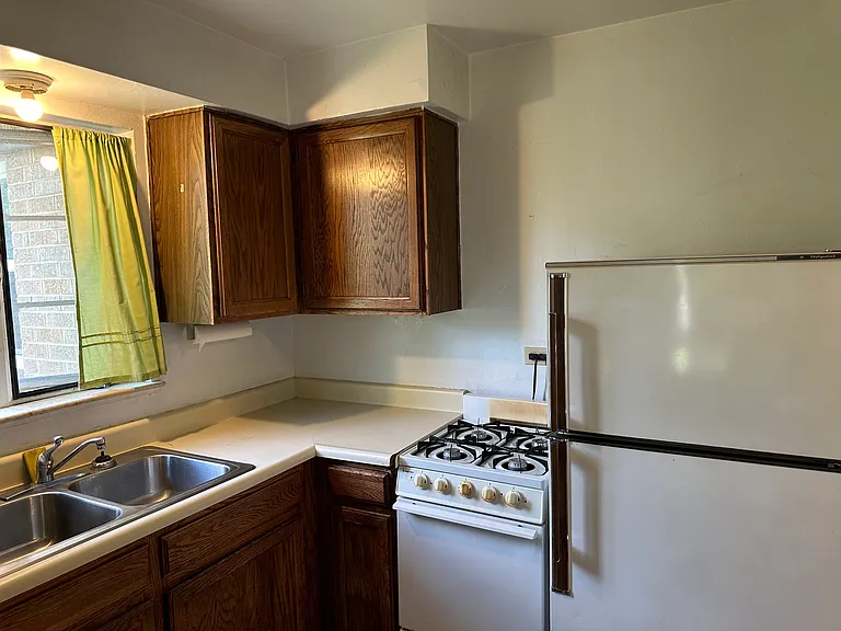310 W Cannon St #C — Photo 15