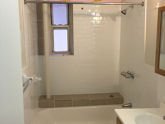 4th image of 14030 Ash Ave APT 1E
