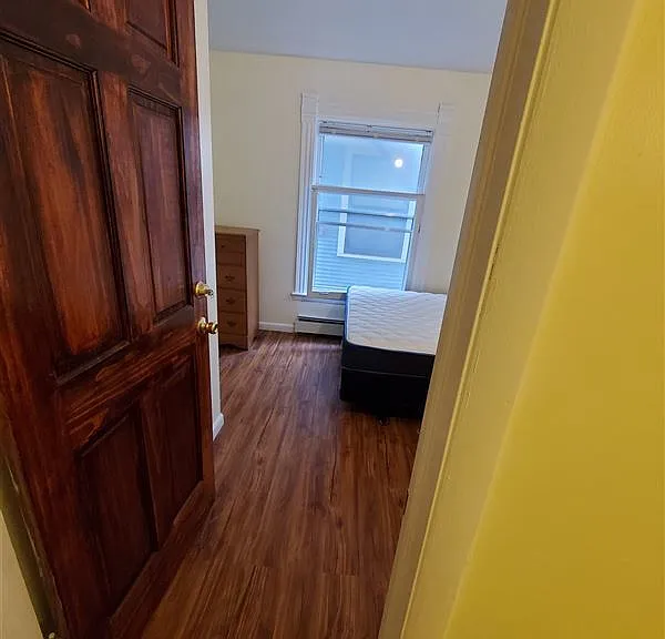 118 N State St — Photo 27