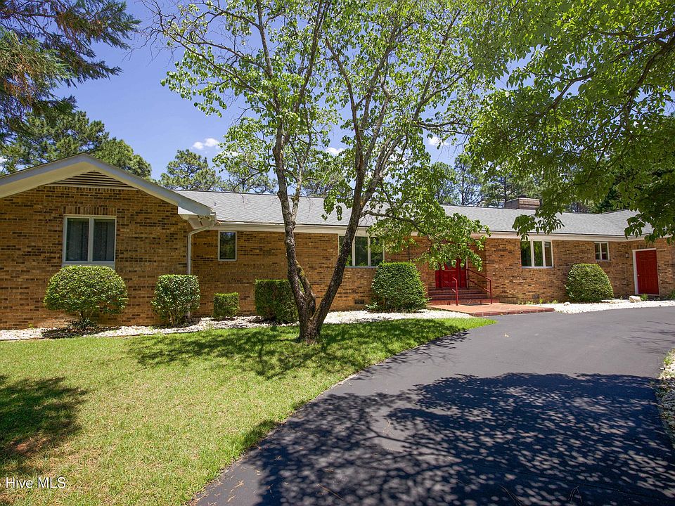 1st image of 6 Pine Tree Terrace