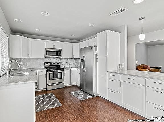 5th image of 3803 Barrington St APT 7C