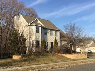22 Northgate Dr, Englishtown, NJ 07726