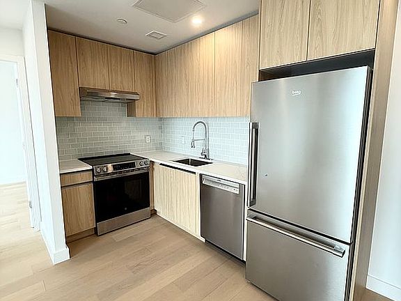 4th image of 150-02 Northern Blvd #3D