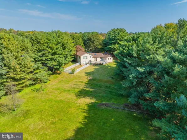 4226 Wolf Hill Dr, Hampstead, MD 21074