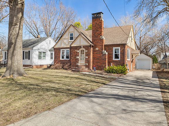 2nd image of 2207 35th St