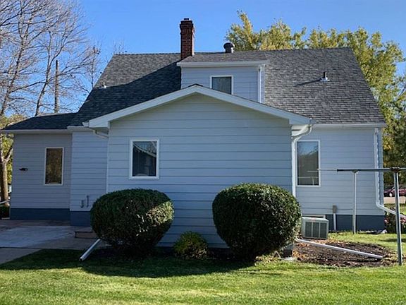4th image of 211 Hillestad Ave N
