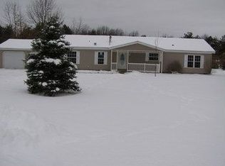 5121 W Jack Pine Dr, Grant, MI 49327