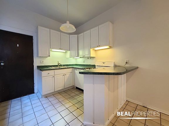 5th image of 1216 N Dearborn St APT 1