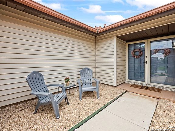 4th image of 3527 Oakhorne Street
