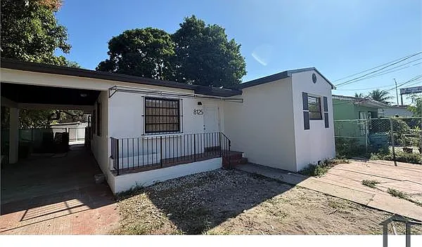 3 bed, 1262 sqft, $2,999 — Photo 1