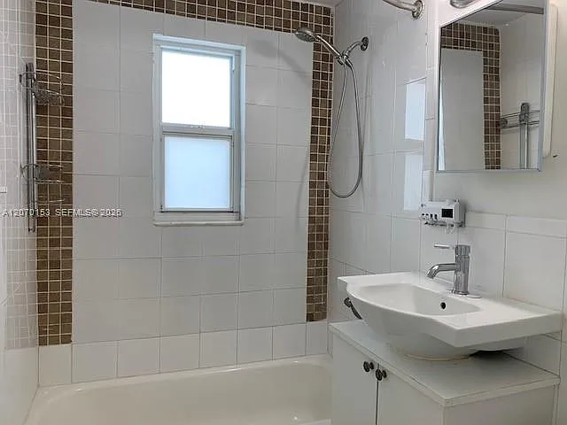 7207 Bay Dr #23 — Photo 5