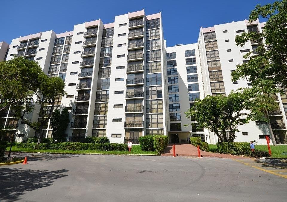 1st image of 17021 N Bay Rd APT 316