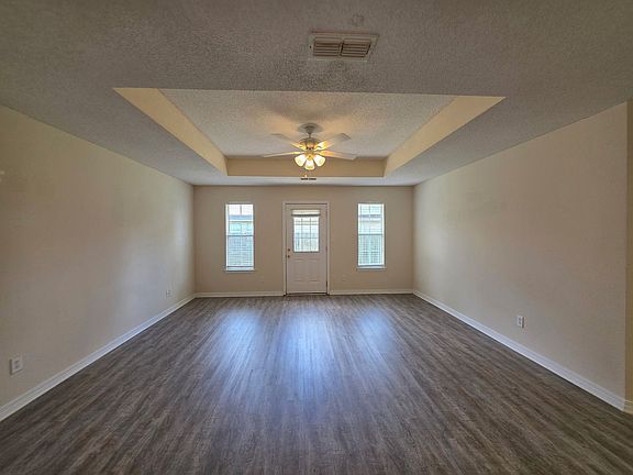 3rd image of 6031 Dallas Ave