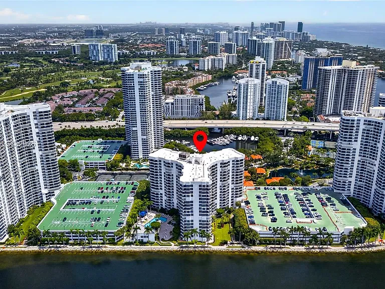 3600 Mystic Pointe Dr #310 — Photo 55