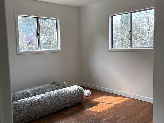 5th image of 424 N Skidmore St