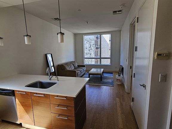 3rd image of 86 Marcy Ave APT 2B