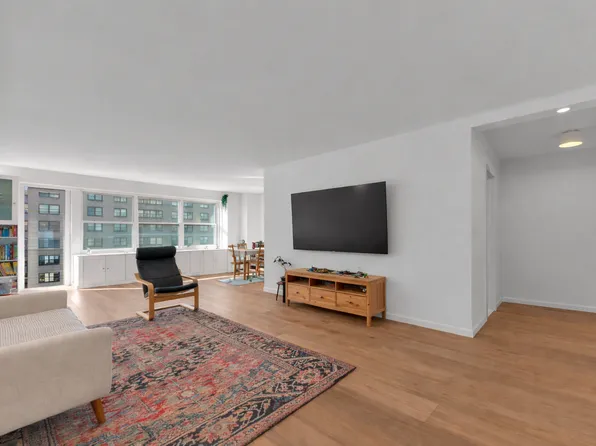 150 West End Avenue image 1 of 14