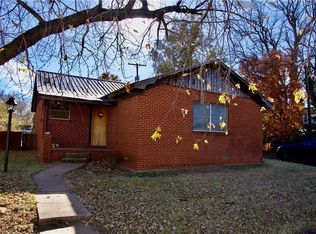 804 Broadway Ave, Clinton, OK 73601