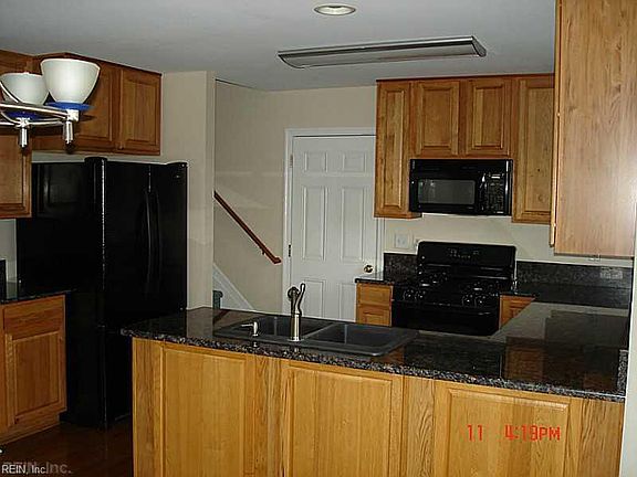 5th image of 102 Cardinal Ct