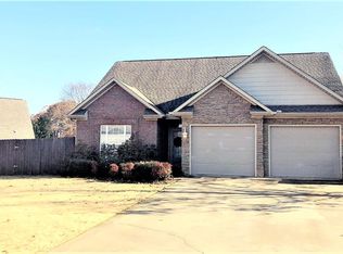 207 Sherborne Ct, Florence, AL 35633