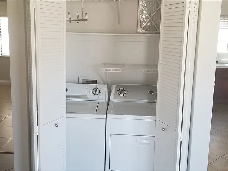 7329 Lattimore Dr — Photo 12