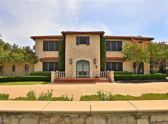 3rd image of 865 Sayles Blvd
