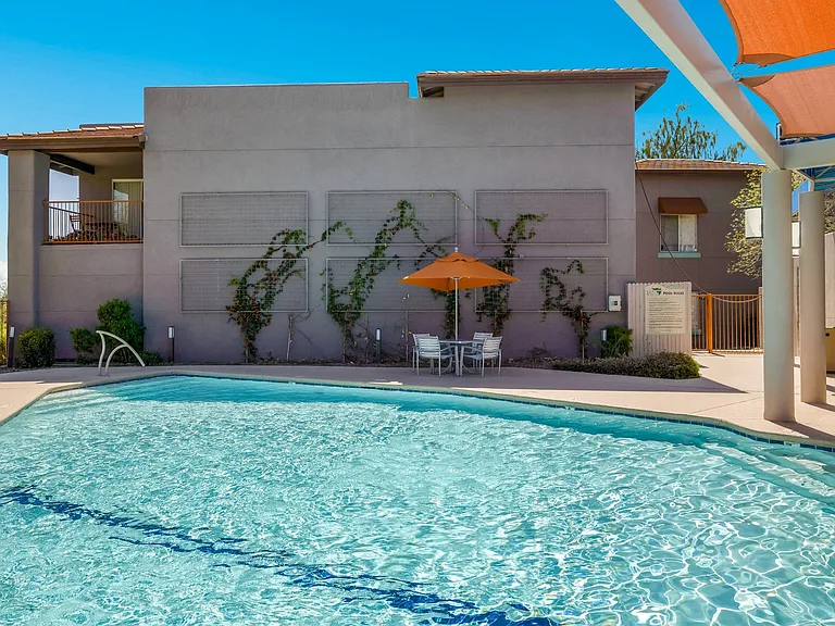 Golf Villas Apartments — Photo 18