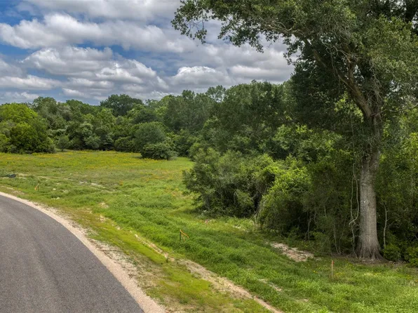 2-34 Windmill Rdg, Brenham, TX 77833