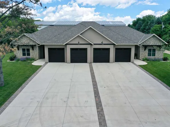 15640 Lakeshore Dr, Spirit Lake, IA 51360