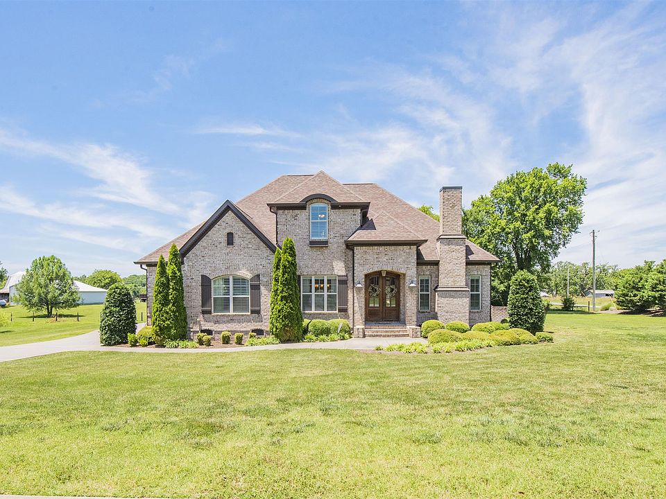 1st image of 1002 Glastonbury Way