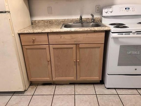 5th image of 10115 N 11th St