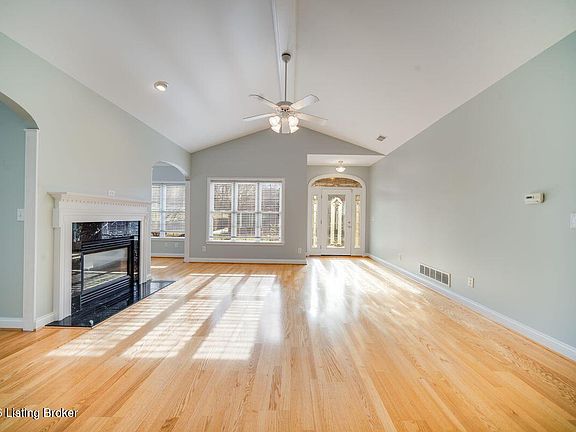 2nd image of 711 Savoy Rd