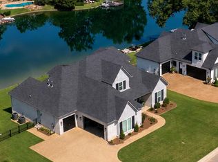148 Lake Breeze Dr, Jackson, TN 38305