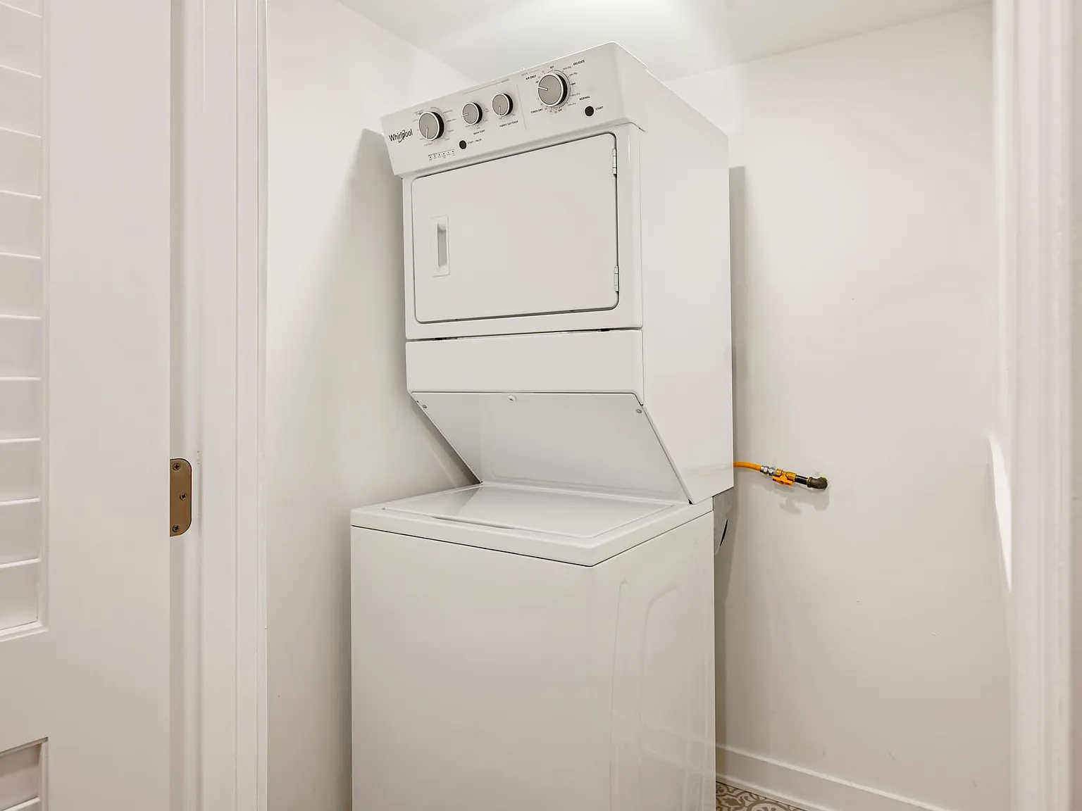 2 bed, $2,995 — Photo 4