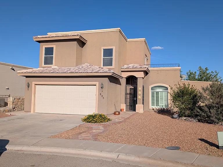 805 Bonnie Ct — Photo 1