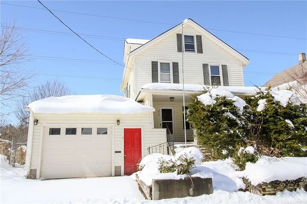219 Richard Ave photo 1