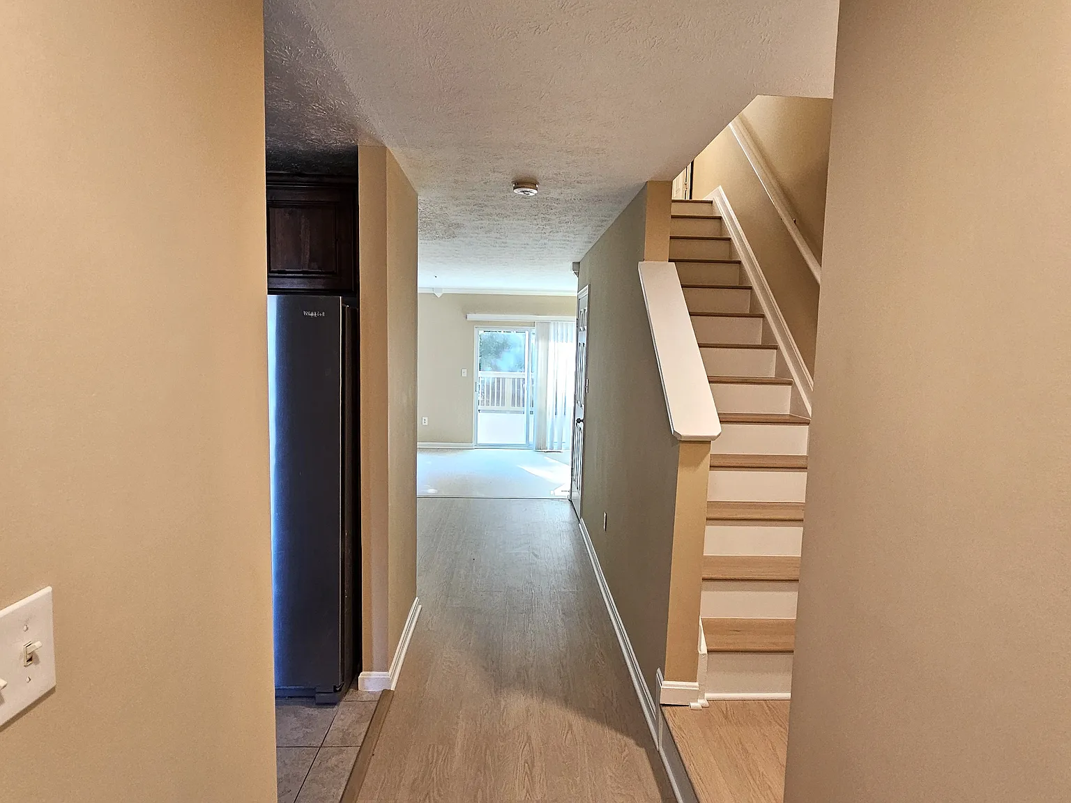 3 bed, 1760 sqft, $3,000 — Photo 2