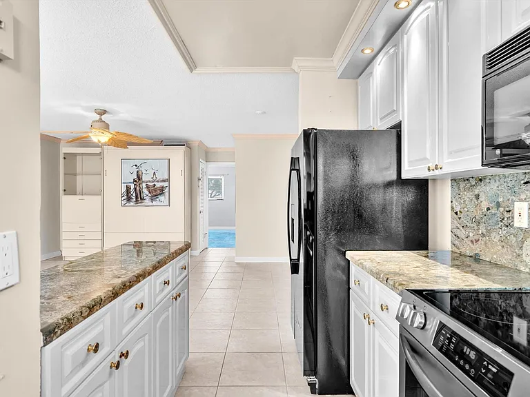 2000 Diana Dr — Photo 17
