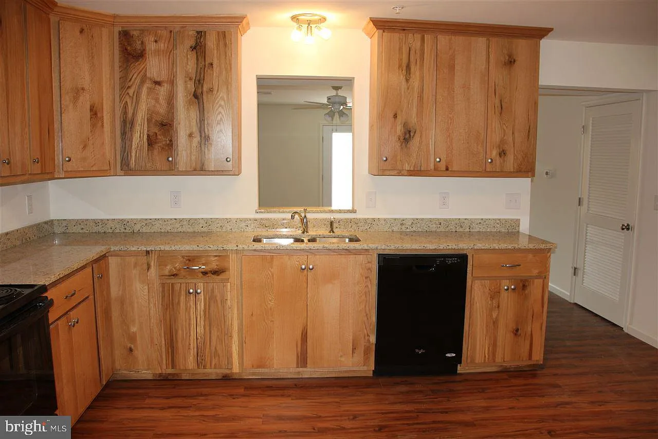 2 bed, 1440 sqft, $1,650 — Photo 3