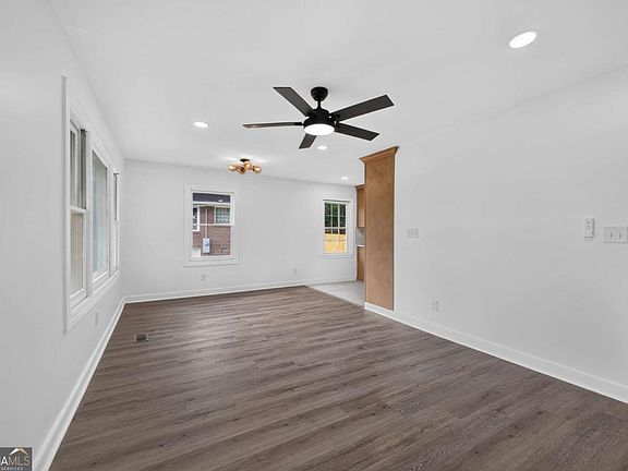 5th image of 2027 Hilburn Dr