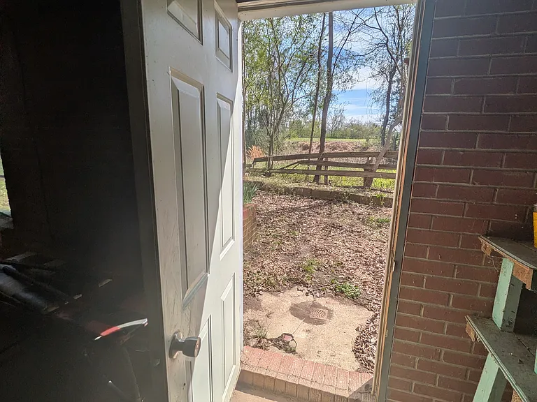 exterior door / basement walkout