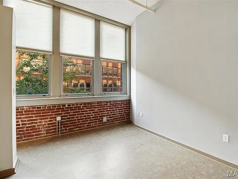 1627 Locust St #202 — Photo 29