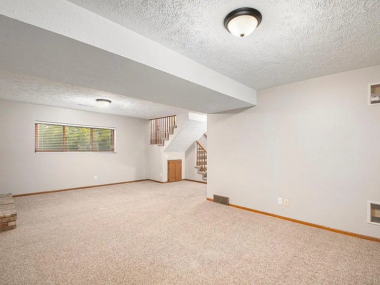 13568 Margo St — Photo 7