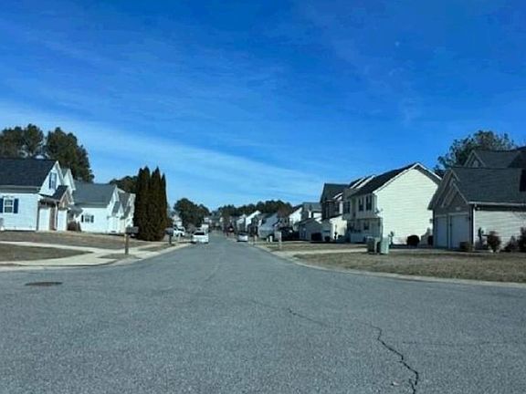 Exterior Neighborhood (street photo)